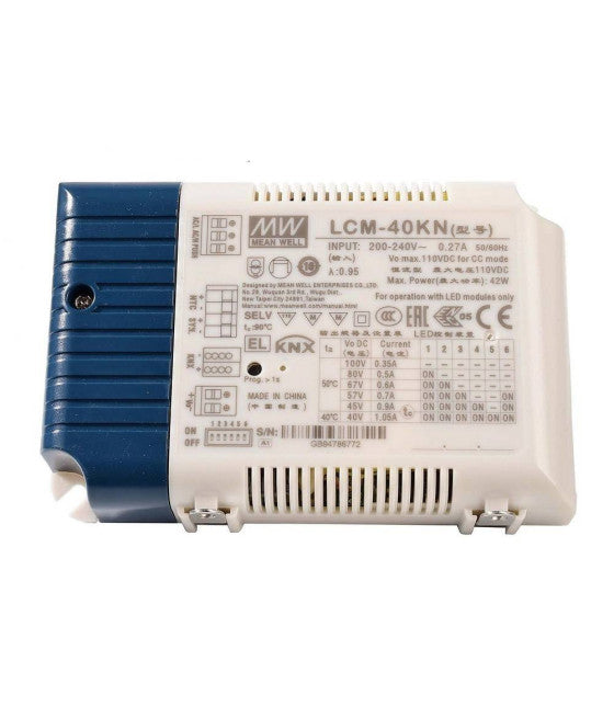 Fuente de alimentación estabilizada en el banco Dos canales Transformador ajustable 60V 5A