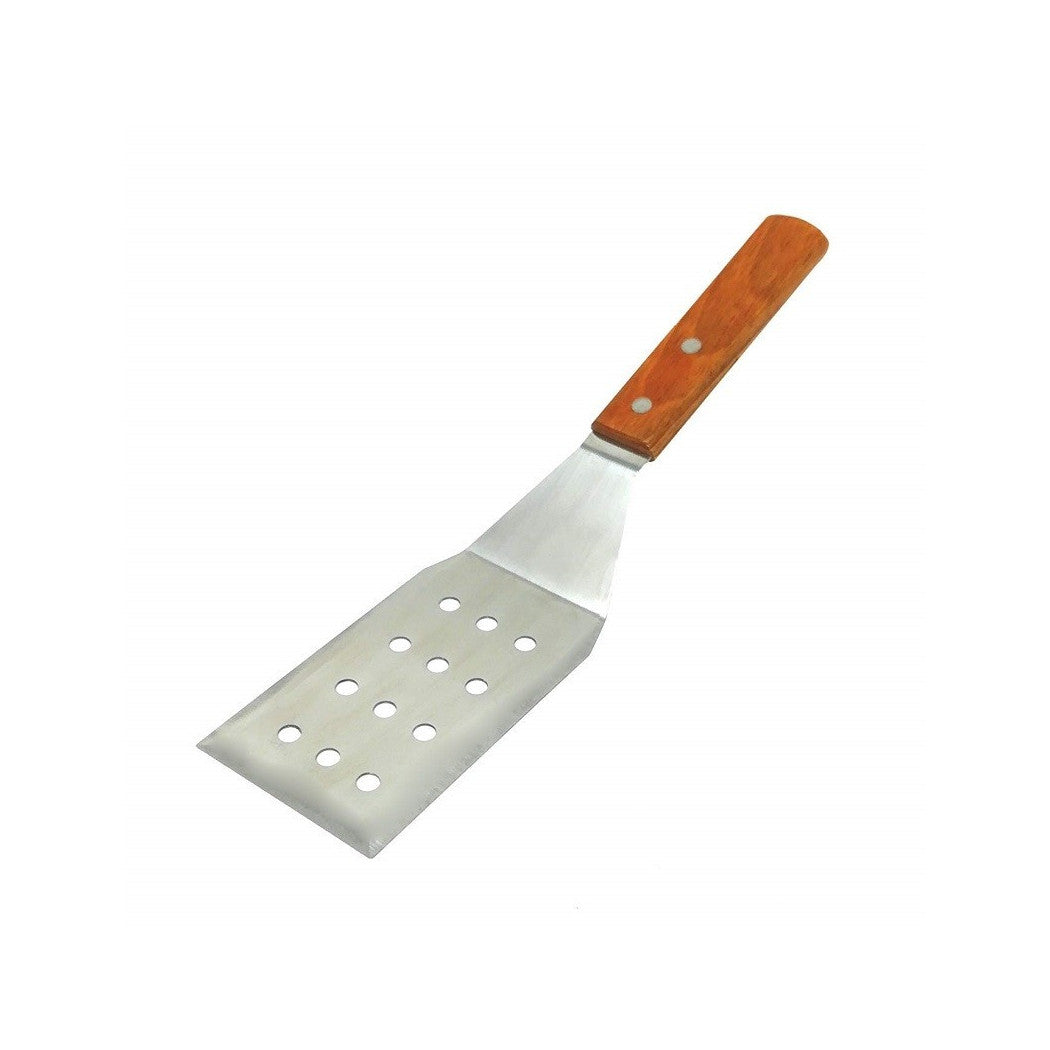La espátula perforada de acero con paleta de mango de madera gira la carne de barbacoa a la parrilla